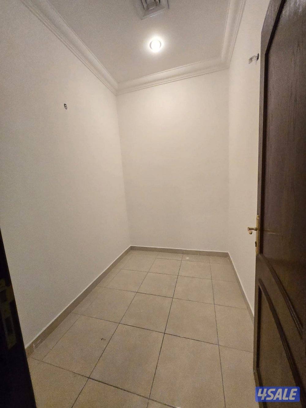 فرصه لاتعوض للإيجار دور كبير ومساحه كبيرة بسعر لايصدق5