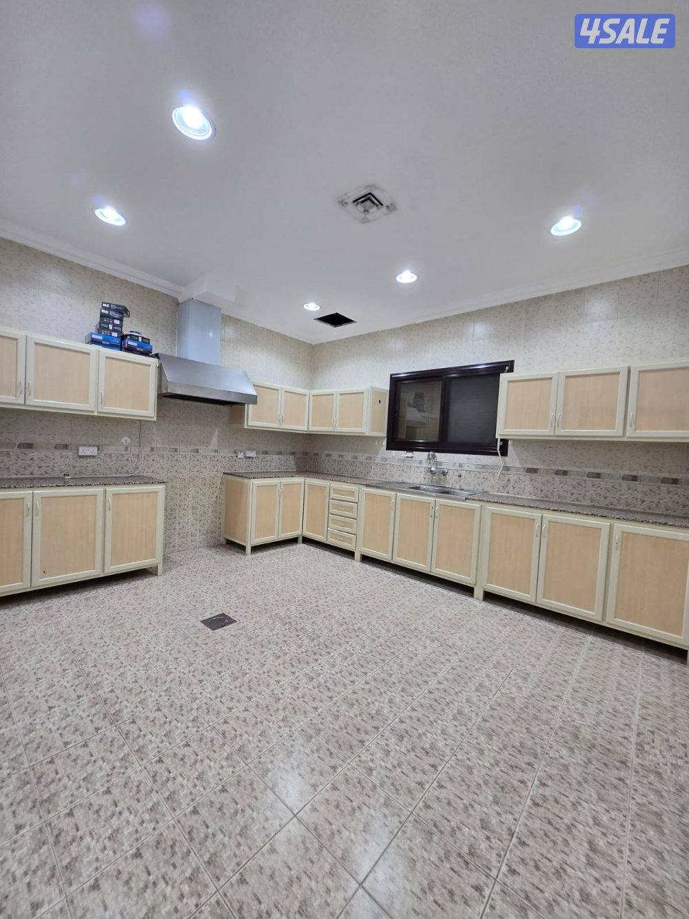 فرصه لاتعوض للإيجار دور كبير ومساحه كبيرة بسعر لايصدق7