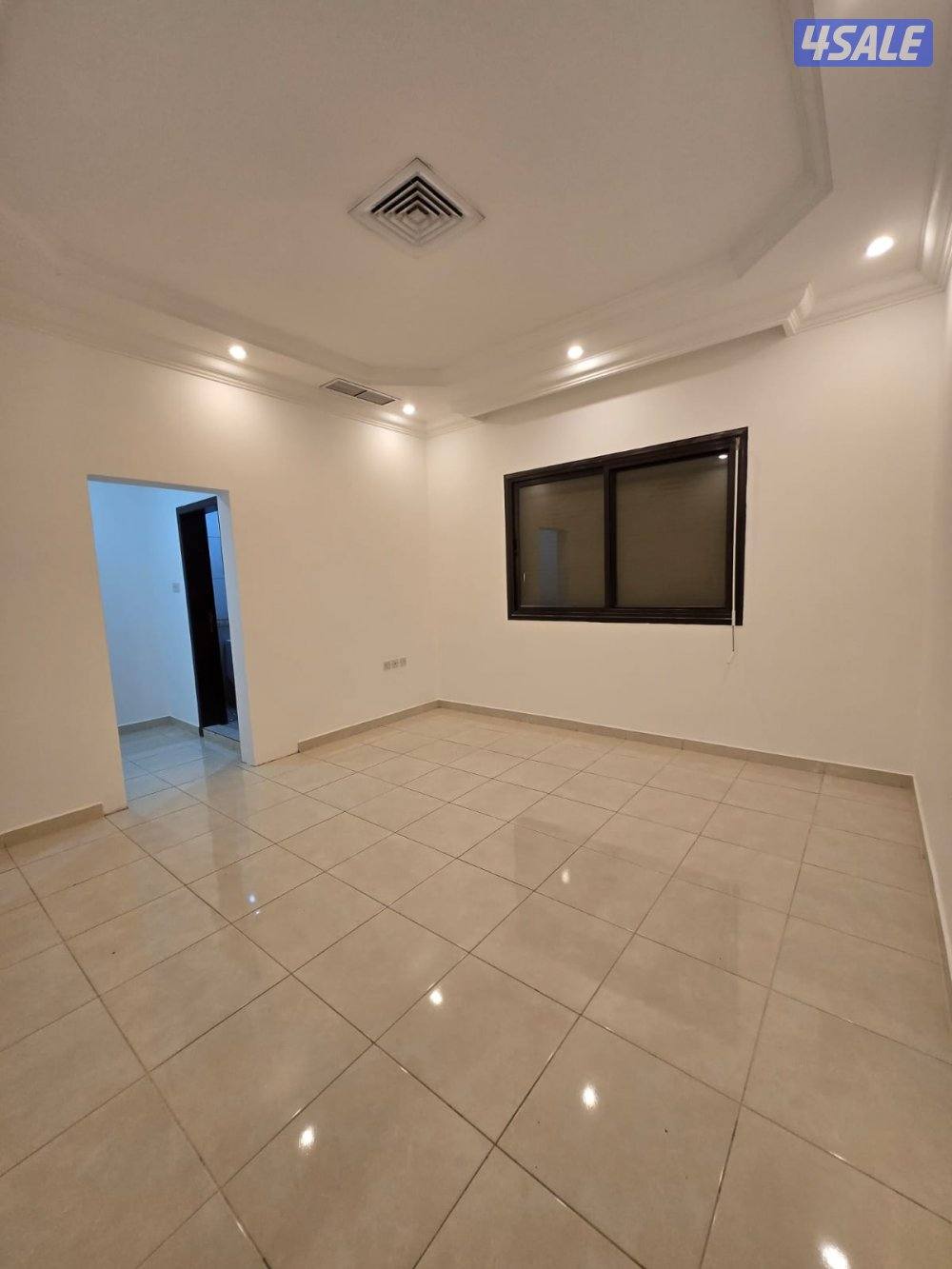 فرصه لاتعوض للإيجار دور كبير ومساحه كبيرة بسعر لايصدق9