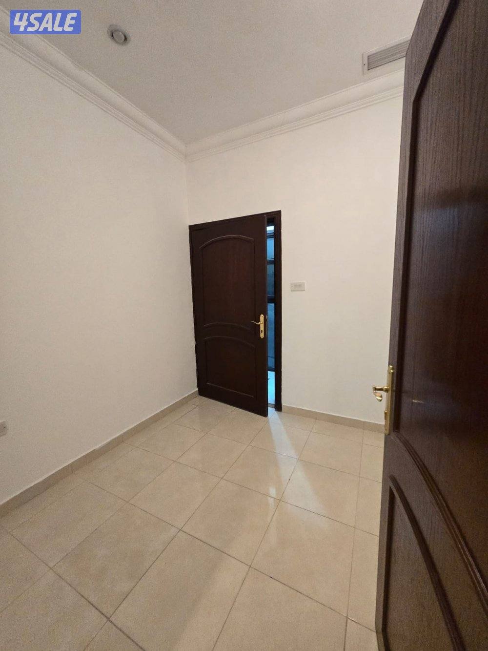 فرصه لاتعوض للإيجار دور كبير ومساحه كبيرة بسعر لايصدق11