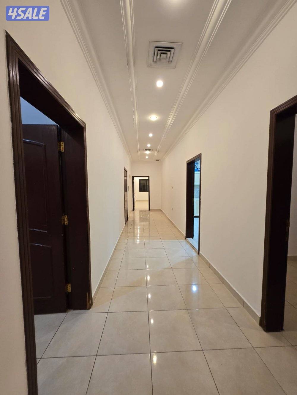 فرصه لاتعوض للإيجار دور كبير ومساحه كبيرة بسعر لايصدق13