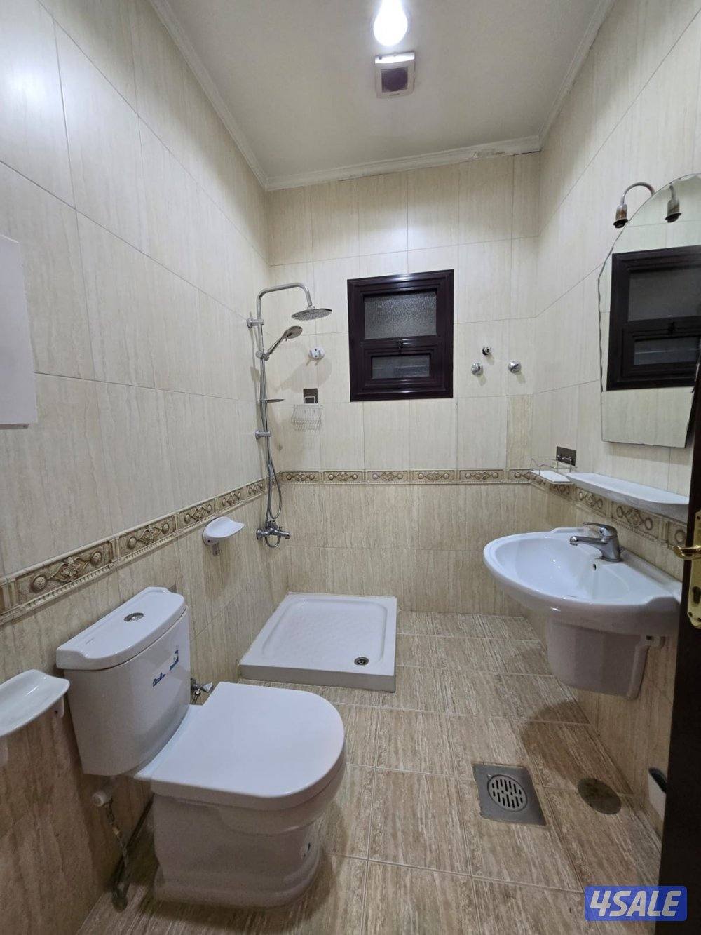 فرصه لاتعوض للإيجار دور كبير ومساحه كبيرة بسعر لايصدق15