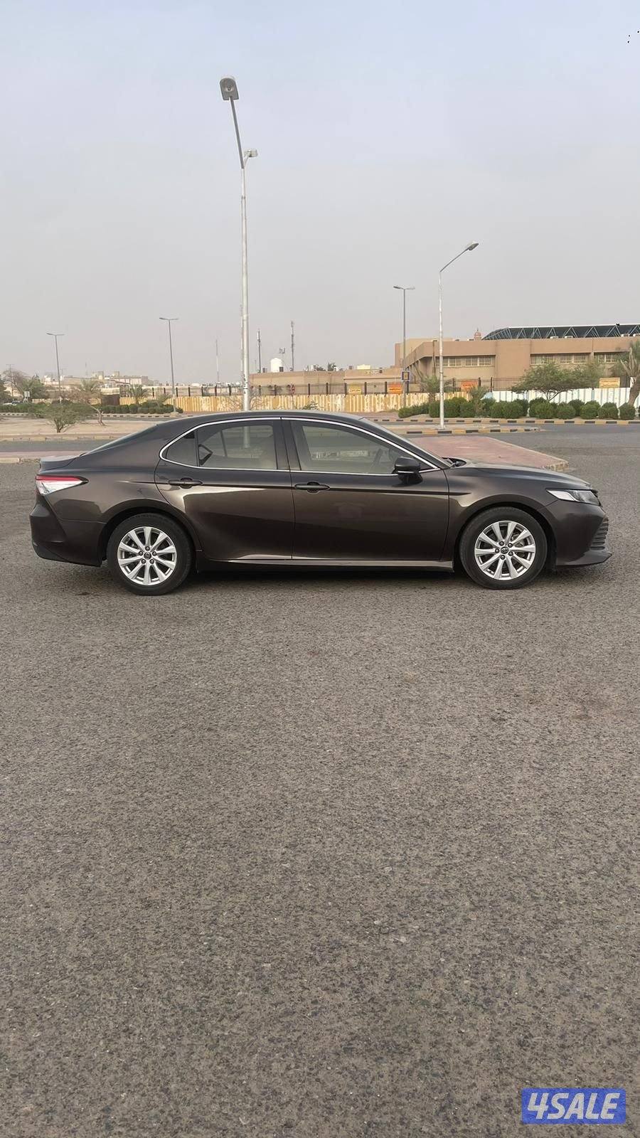 كامري 2018. ماشي 180 الف شرط الفحص بالكامل عدا قطعه0