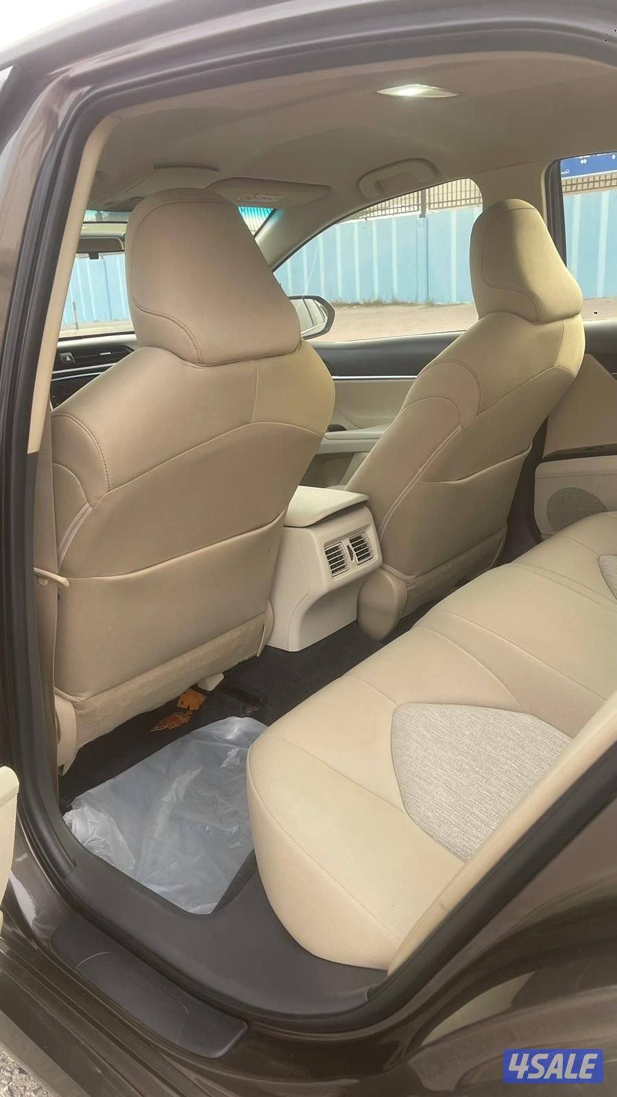 كامري 2018. ماشي 180 الف شرط الفحص بالكامل عدا قطعه7