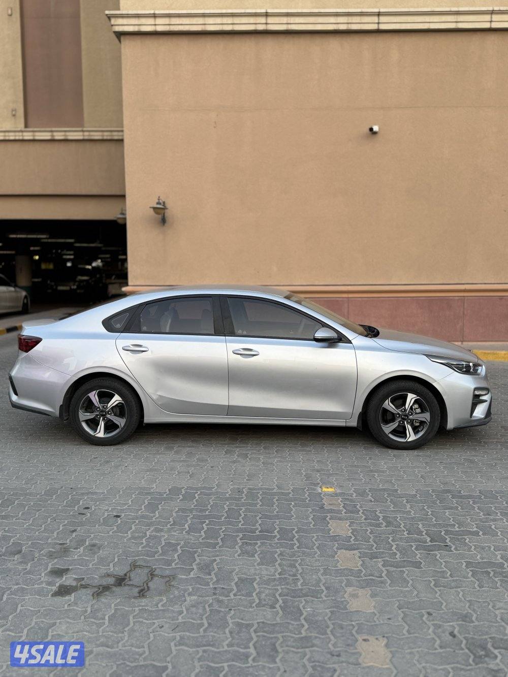 للبيع كيا سيراتو 2020 نظيفة جدا فحص الرمال6