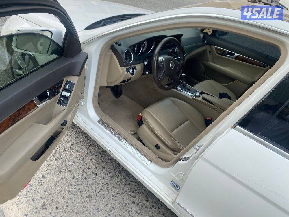 للبيع مرسيدس C300 عداد 2716