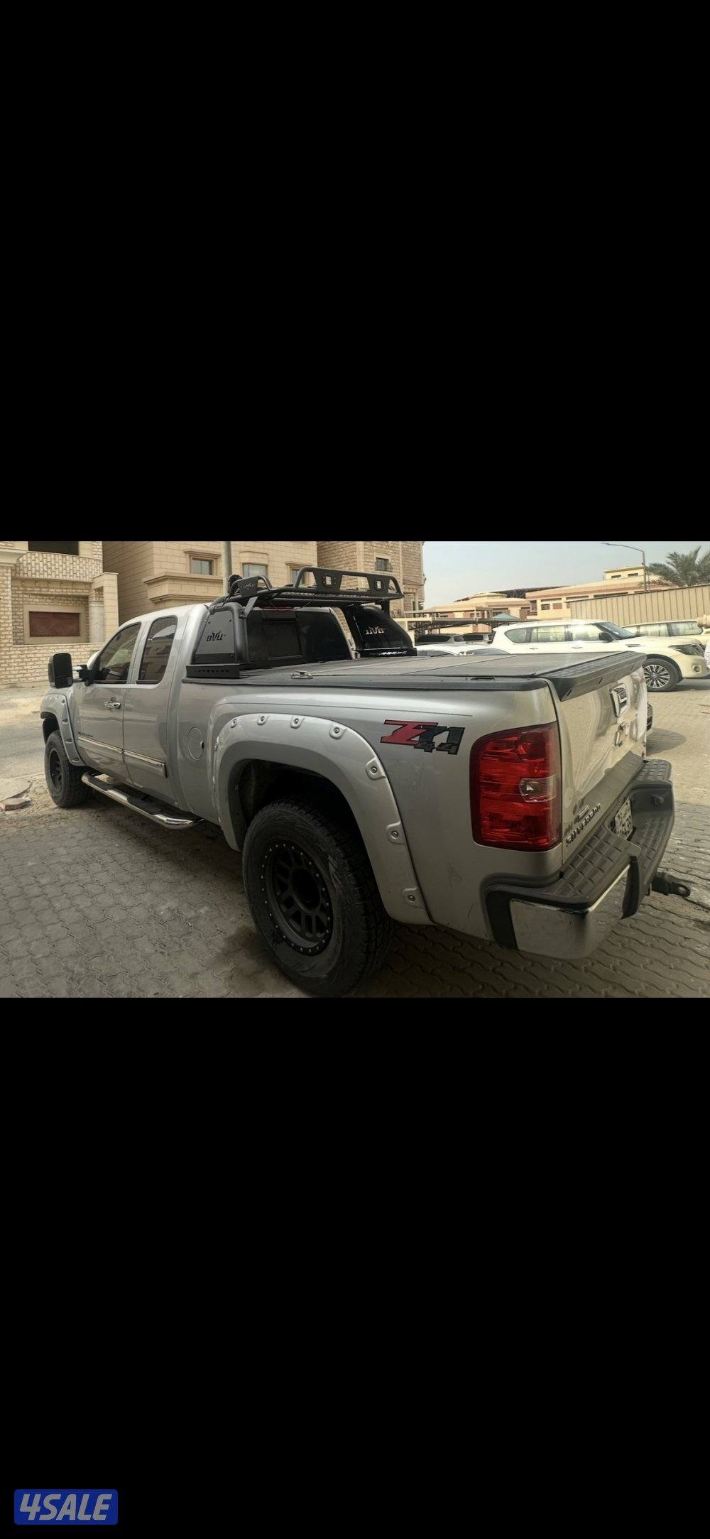 لبيع   دبل قير شرط الفحص وعليه اضافات4