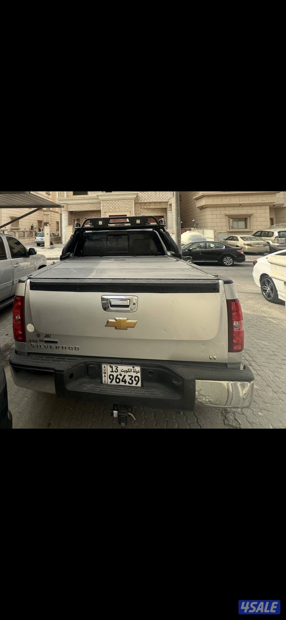 لبيع   دبل قير شرط الفحص وعليه اضافات5