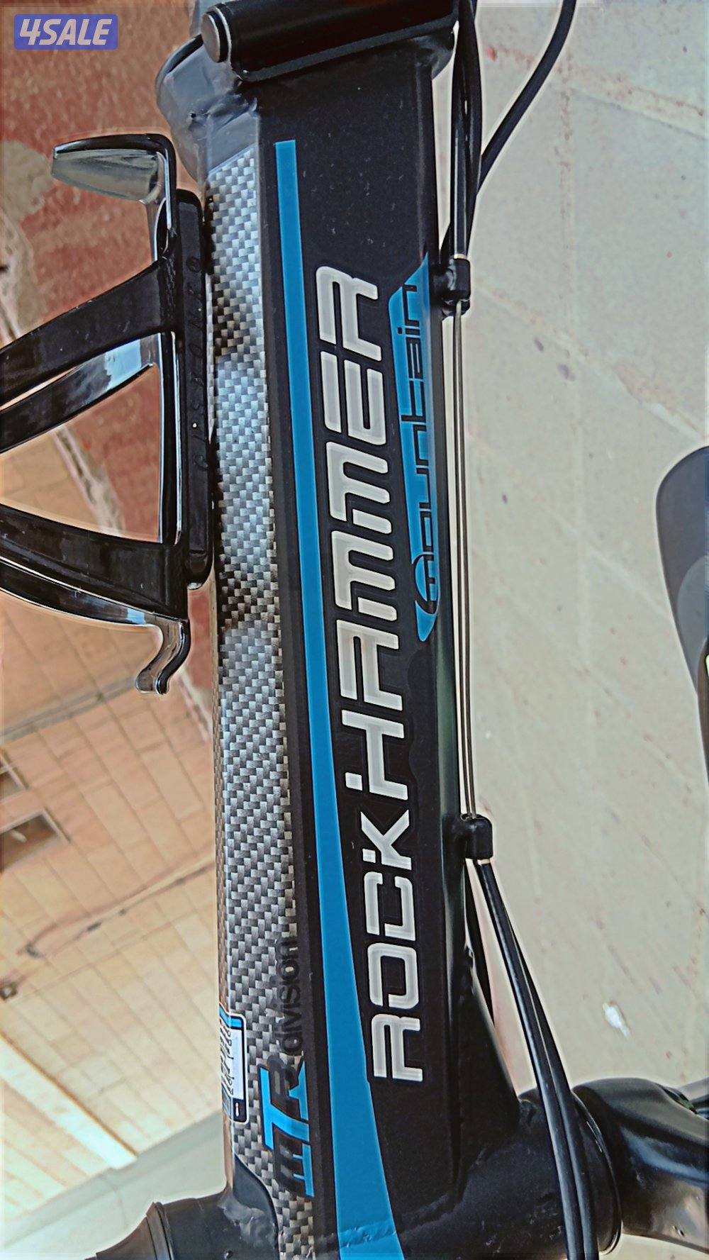 nest and clean full new only 1 month use blue and black colour2