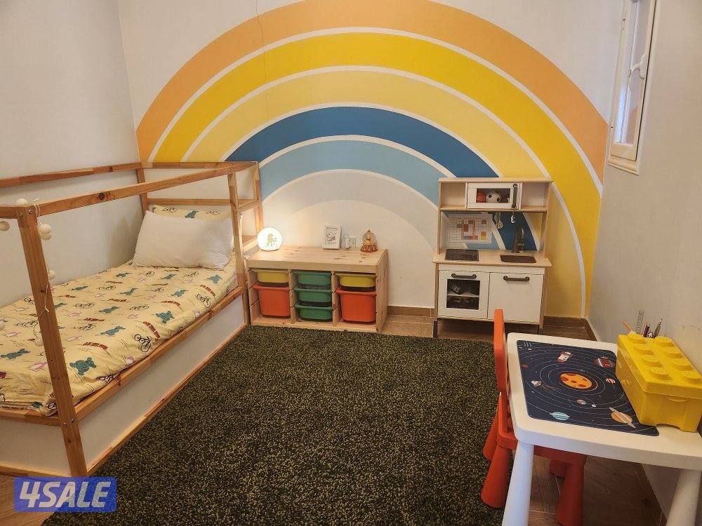 ikea bed, storage unit,kitchen ,rug ل و ايكيا تخت وحدة تخزين مطبخ اطفا5