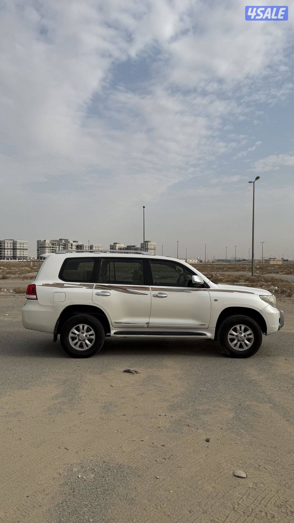 للبيع لاند ٢٠١٠الساير GX.R V80