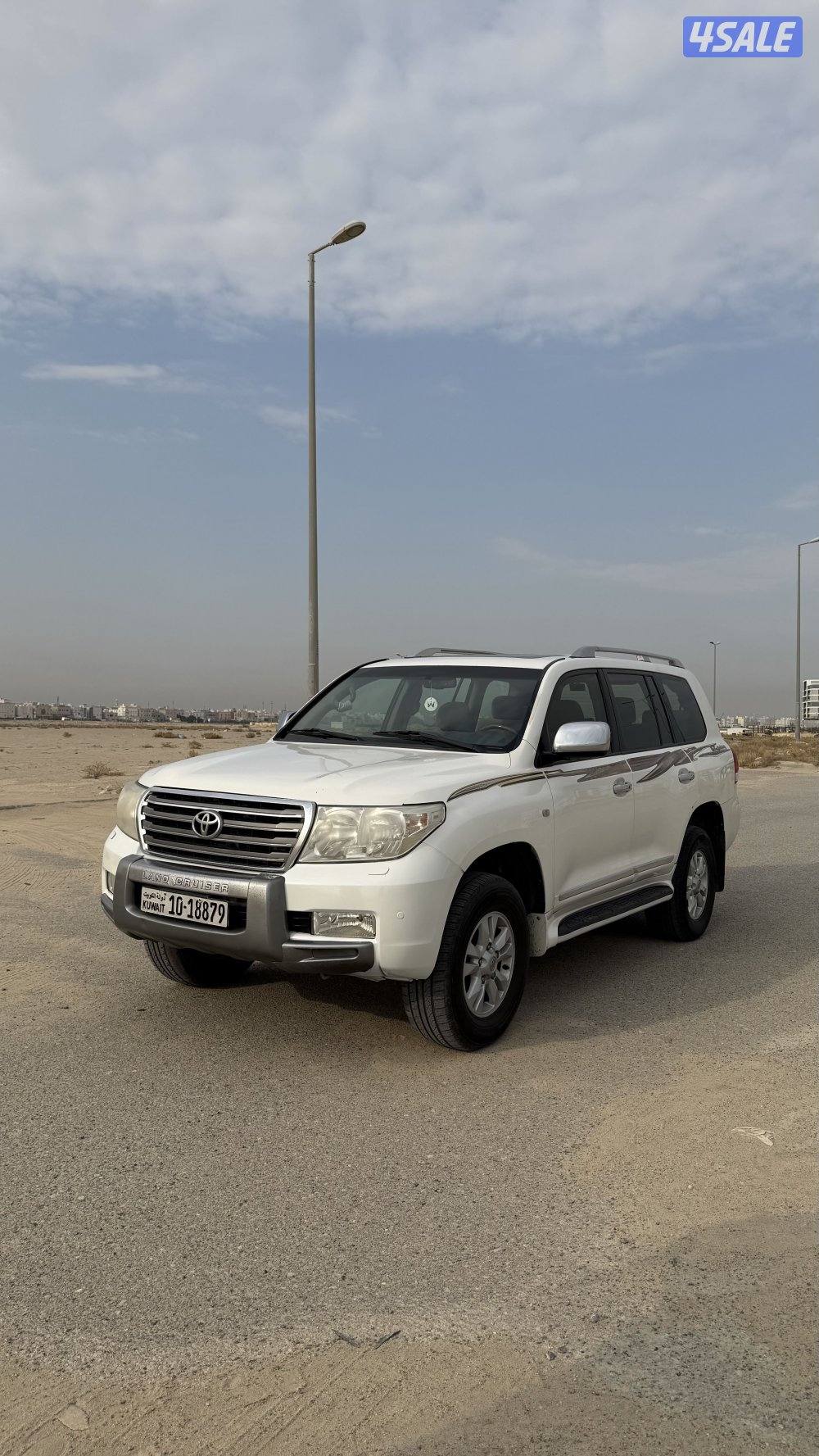 للبيع لاند ٢٠١٠الساير GX.R V81