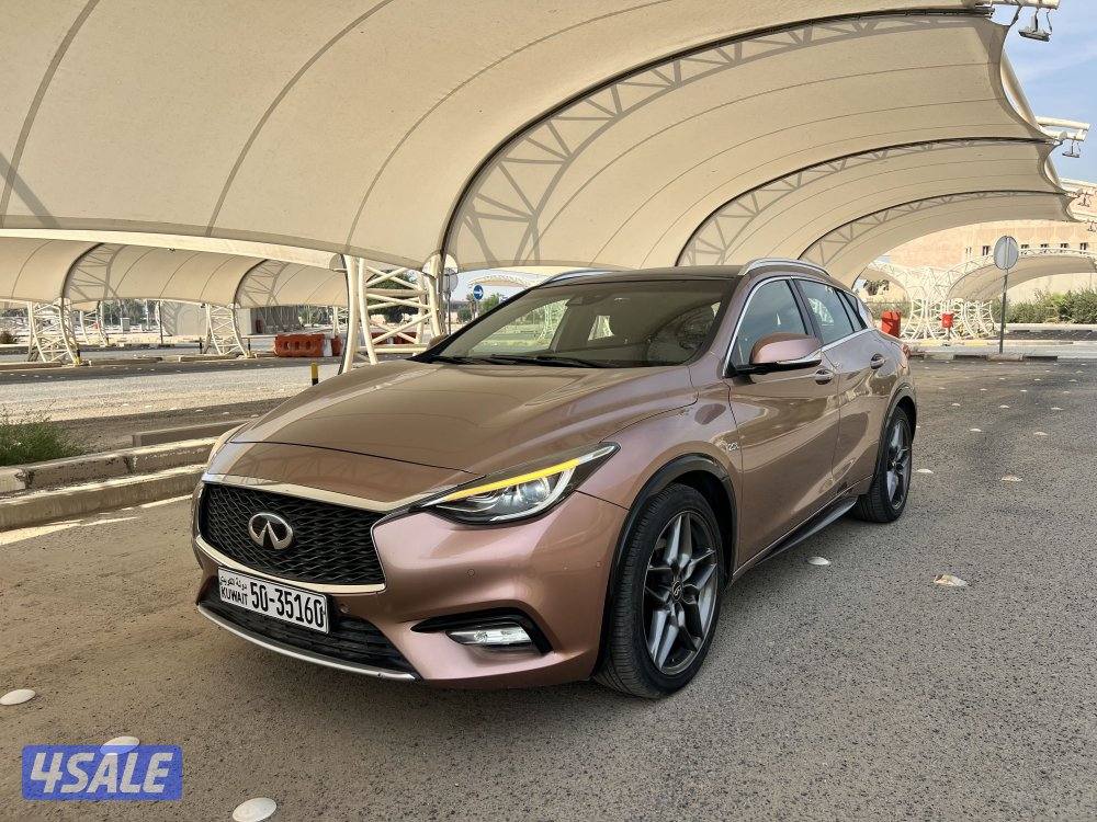 انفينيتي Q30 موديل 2018 عداد 83 الف1