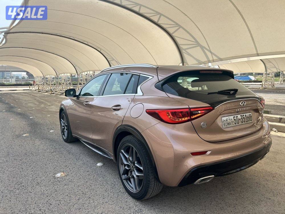 انفينيتي Q30 موديل 2018 عداد 83 الف3