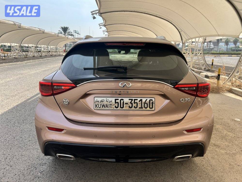 انفينيتي Q30 موديل 2018 عداد 83 الف5