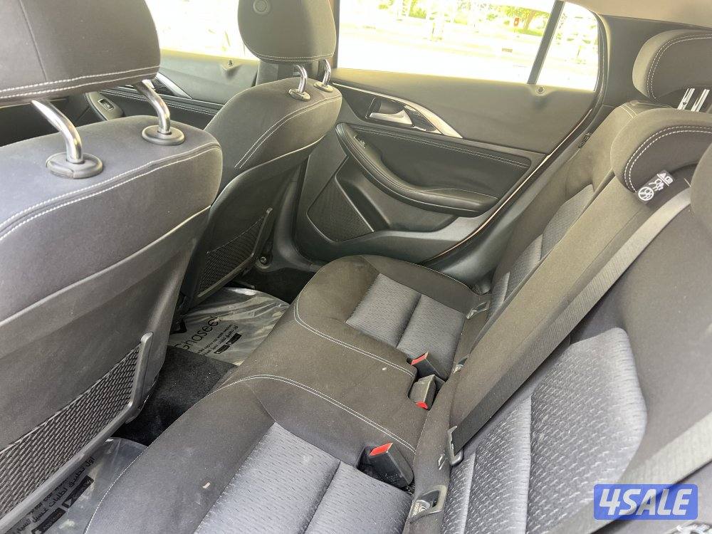 انفينيتي Q30 موديل 2018 عداد 83 الف7