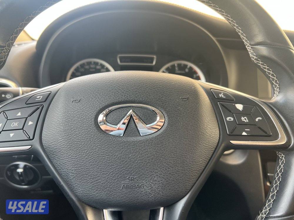 انفينيتي Q30 موديل 2018 عداد 83 الف9