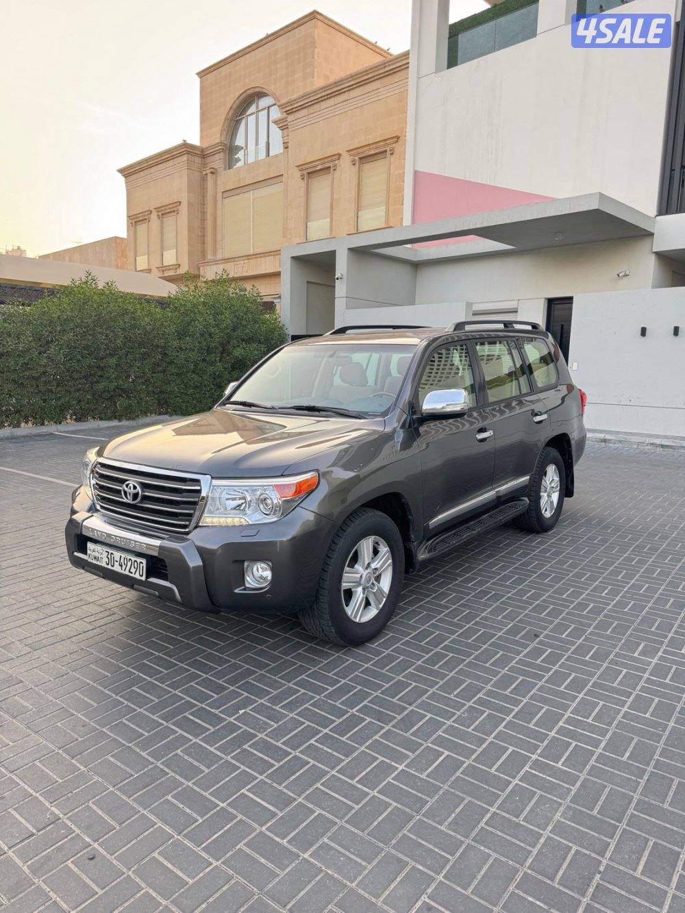 لاندكروزر مديل 2015  RX.R / V8 ماشي 3880