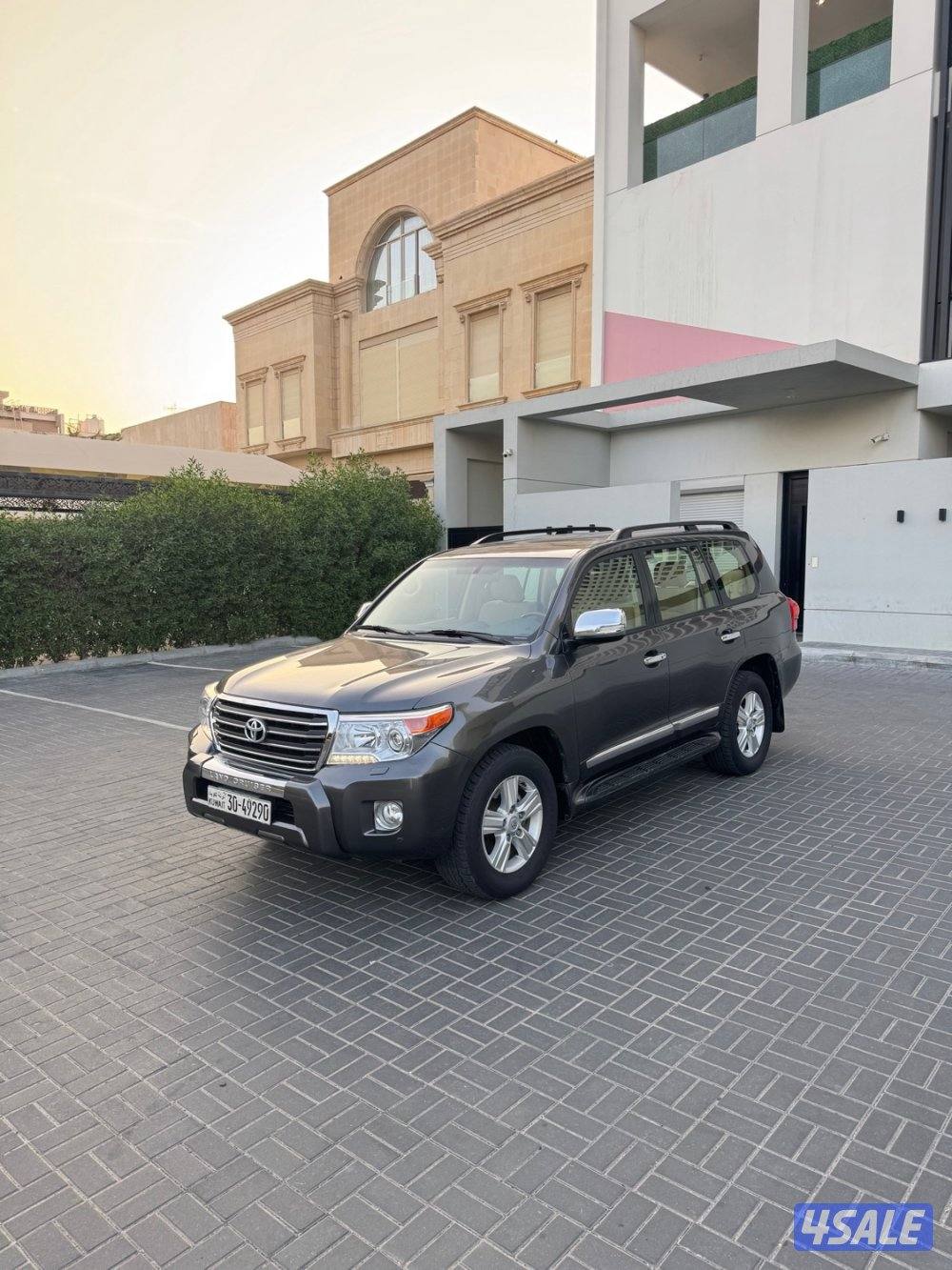 لاندكروزر مديل 2015  RX.R / V8 ماشي 3888