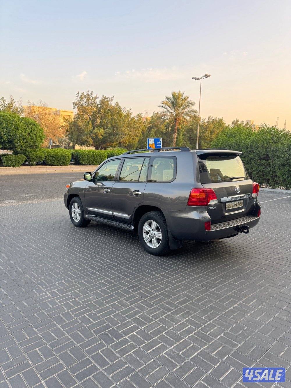 لاندكروزر مديل 2015  RX.R / V8 ماشي 38815