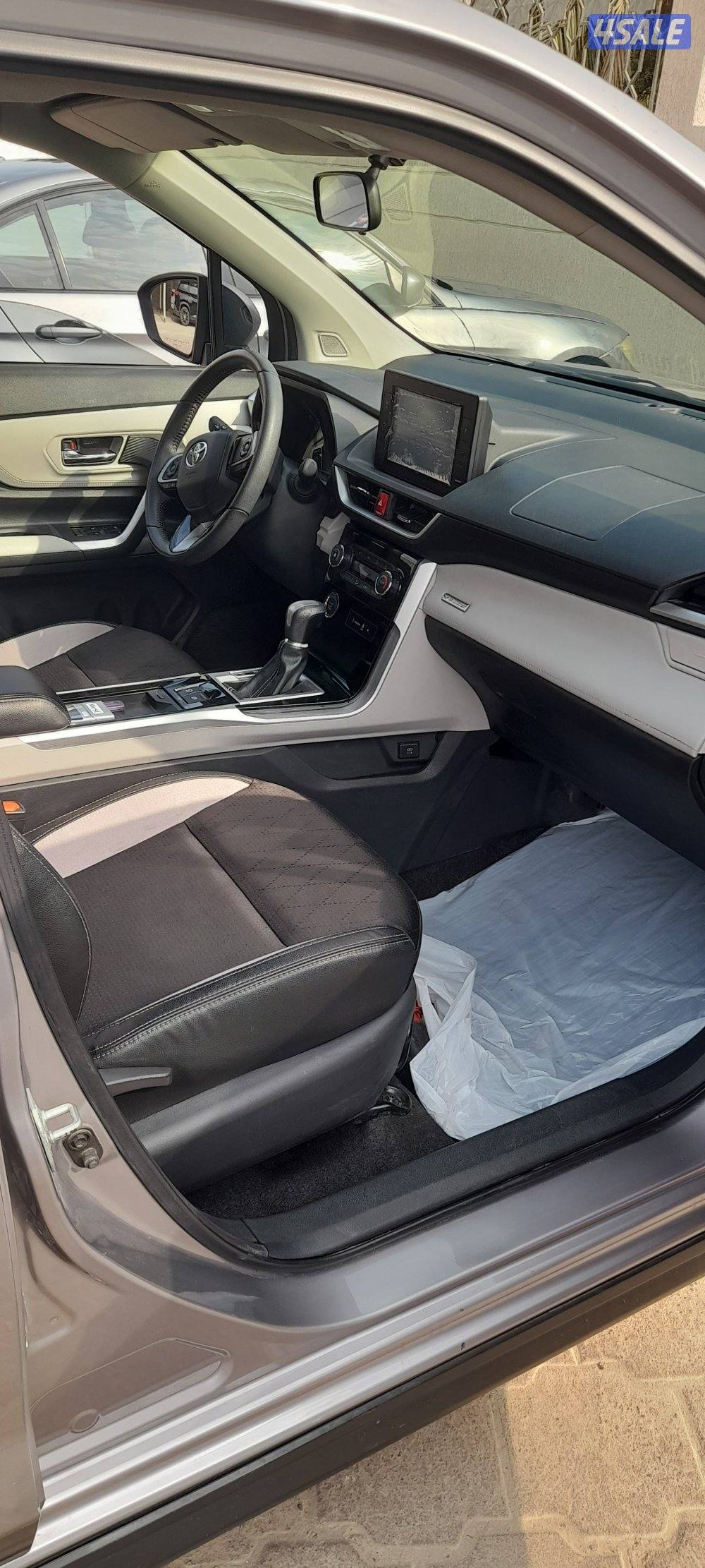 تويوتا فيلوز 2023 ماشي ٦١ الف4