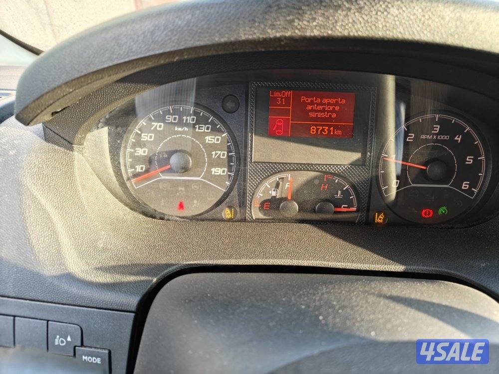 باص مقفل بيجو بوكسر موديل 2023 عداد 8700 شرط الفحص11