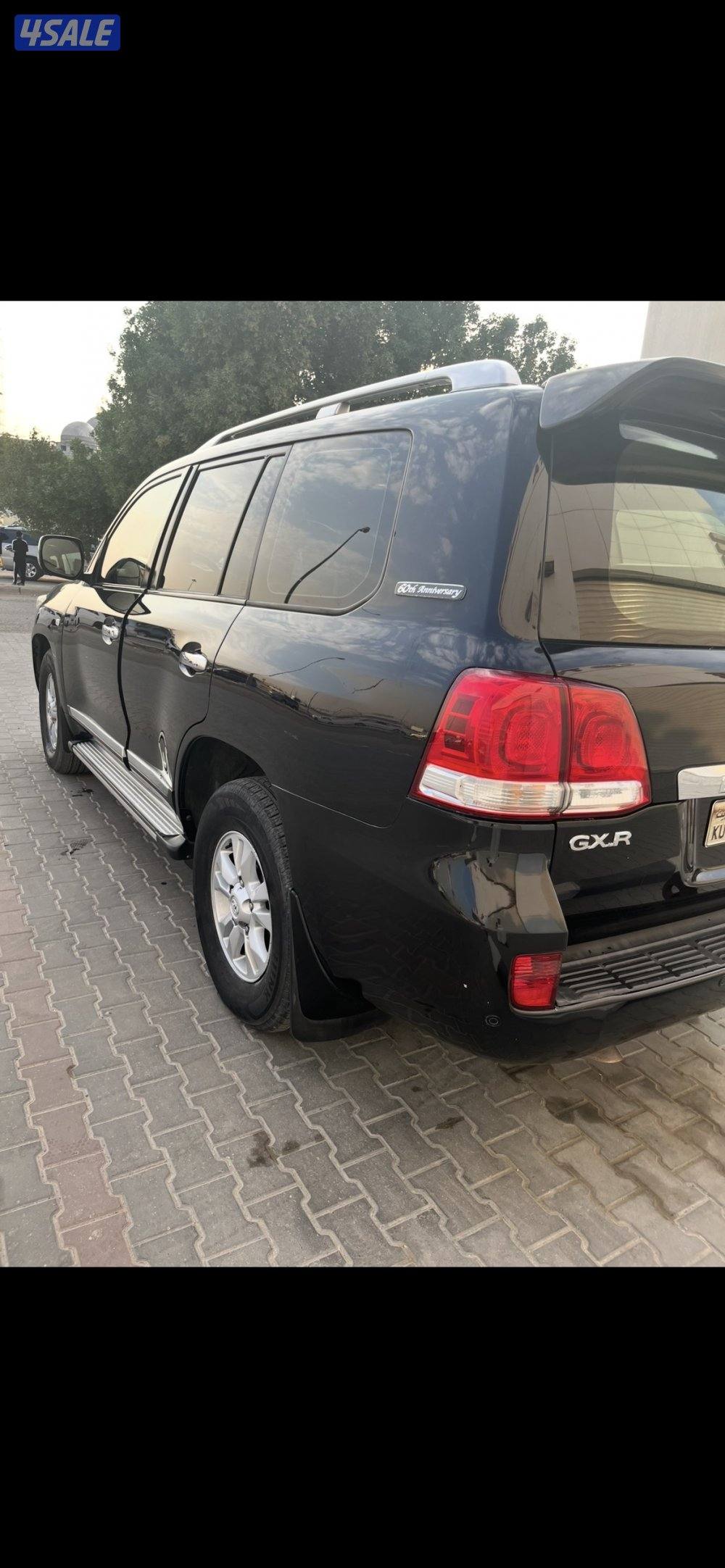 للبيع لاندكروزر موديل 20112