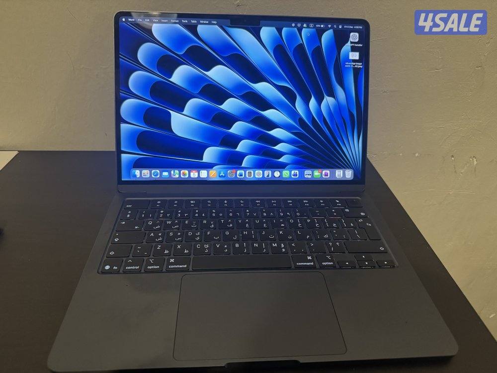 Mac book air m4 chip 256GB اللون Midnight استعمال اقل من شهر0