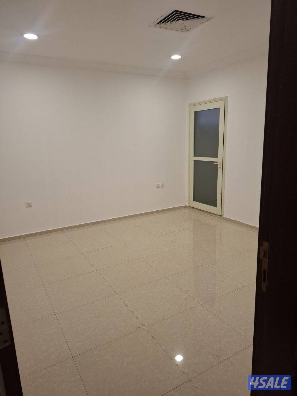 لايجار دور ثاني مصعد بالخالديه مساحات كبيره تشطيب ديلوكس الاجار ٩٠٠4