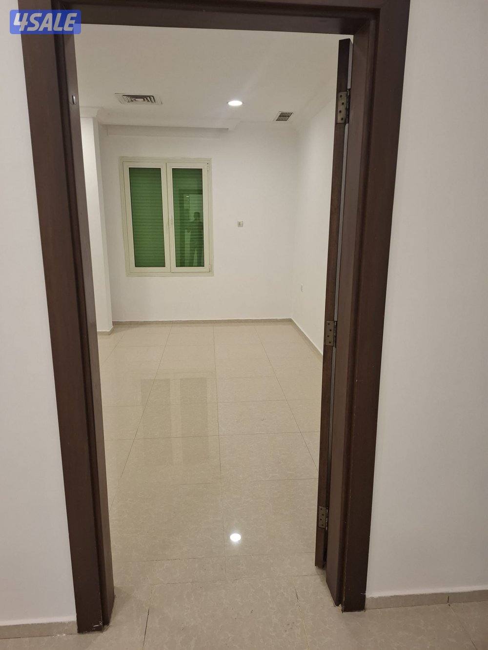 لايجار دور ثاني مصعد بالخالديه مساحات كبيره تشطيب ديلوكس الاجار ٩٠٠7