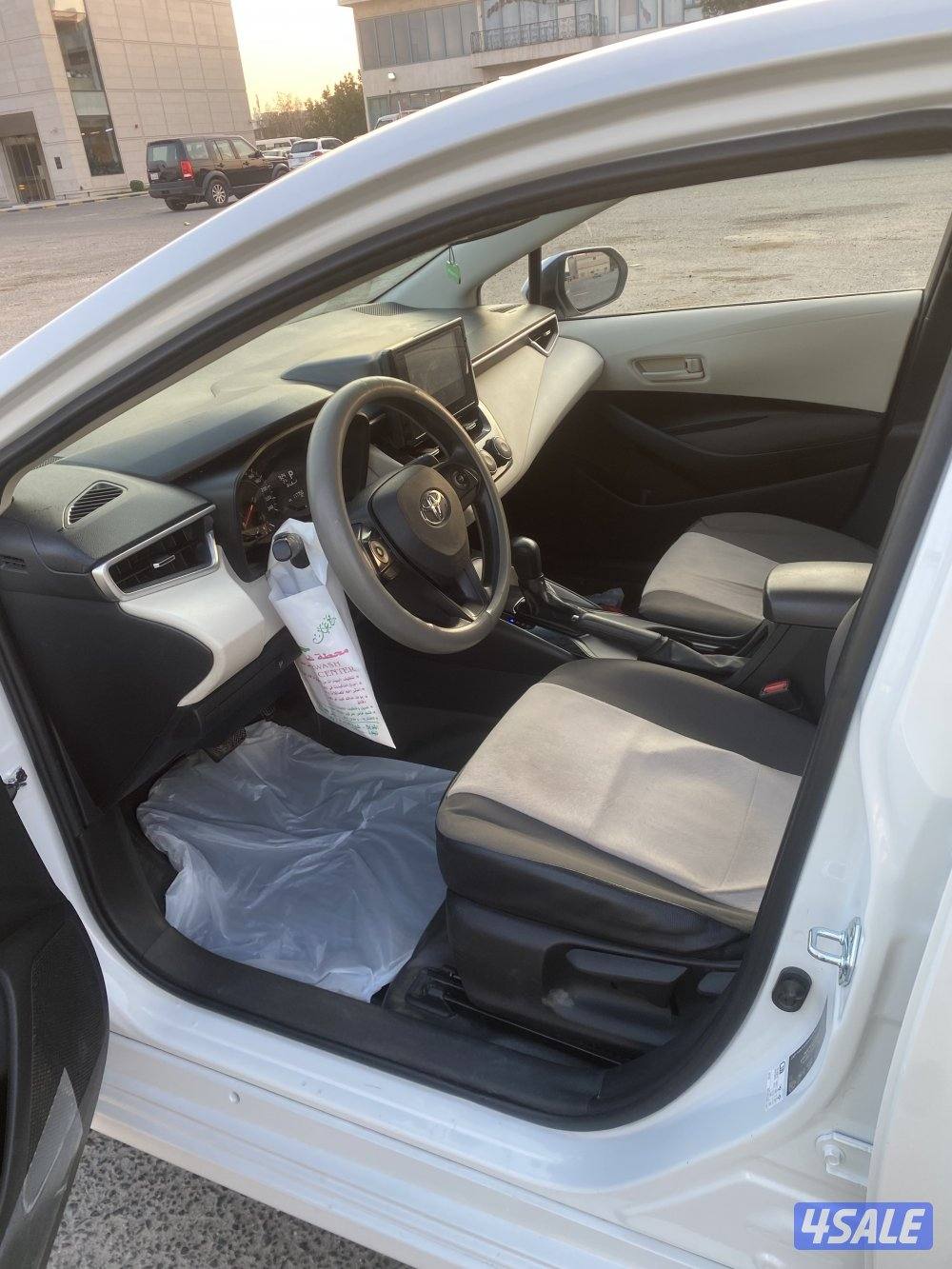 Toyota Corolla 2024 for sale , Pearl white color , good quality car.4