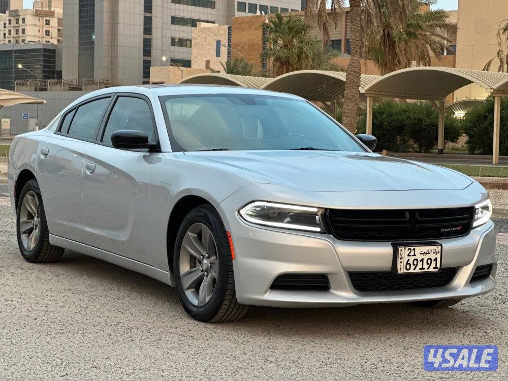 للبيع دودج  تشارجر ماشي ٤٥ الف كيلو0