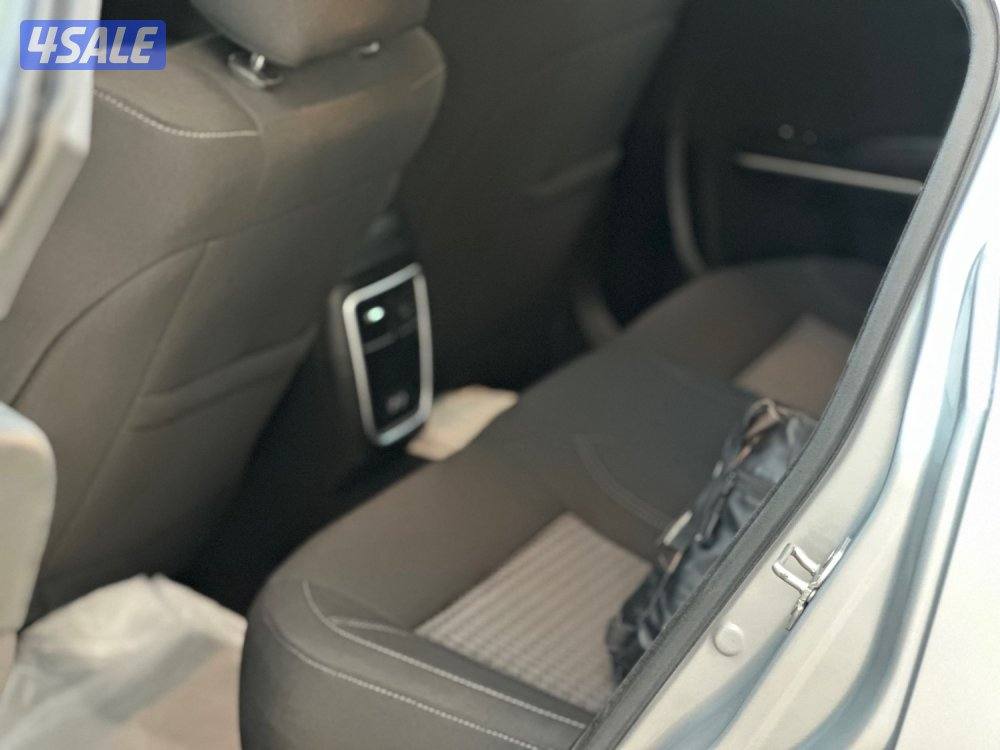 للبيع دودج  تشارجر ماشي ٤٥ الف كيلو5