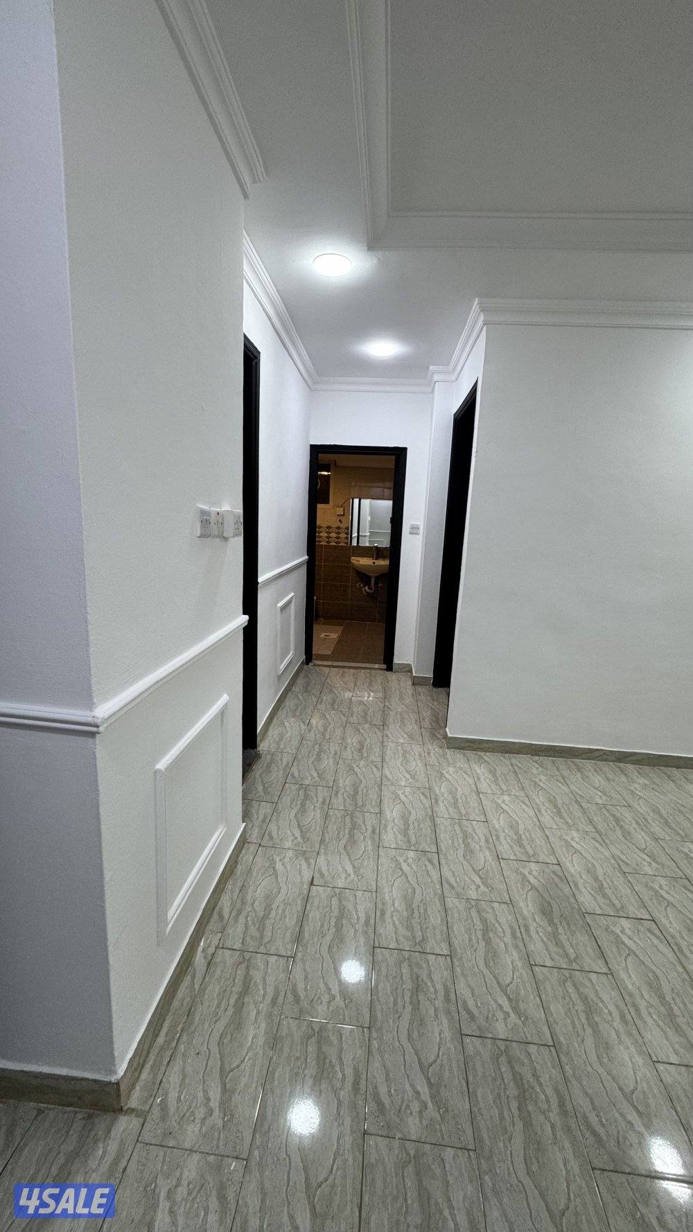 شقه للايجار غرفه وصاله وحمام ومطبخ مساحات كبيره1