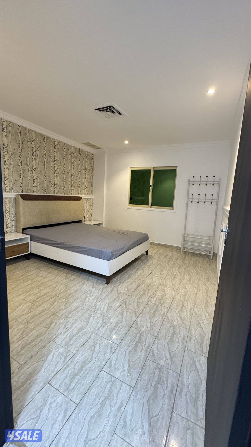 شقه للايجار غرفه وصاله وحمام ومطبخ مساحات كبيره2