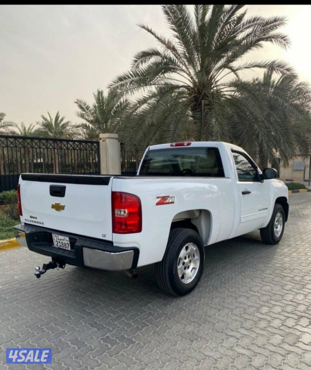 وانيت Z71  صبغ وكاله عدا قطعه تجميلي مدغر يمين1