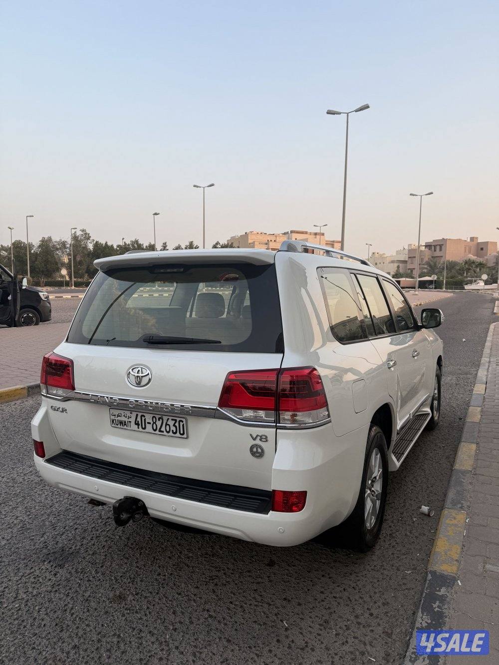 لاندكروزر 2017 عداد 214 .4