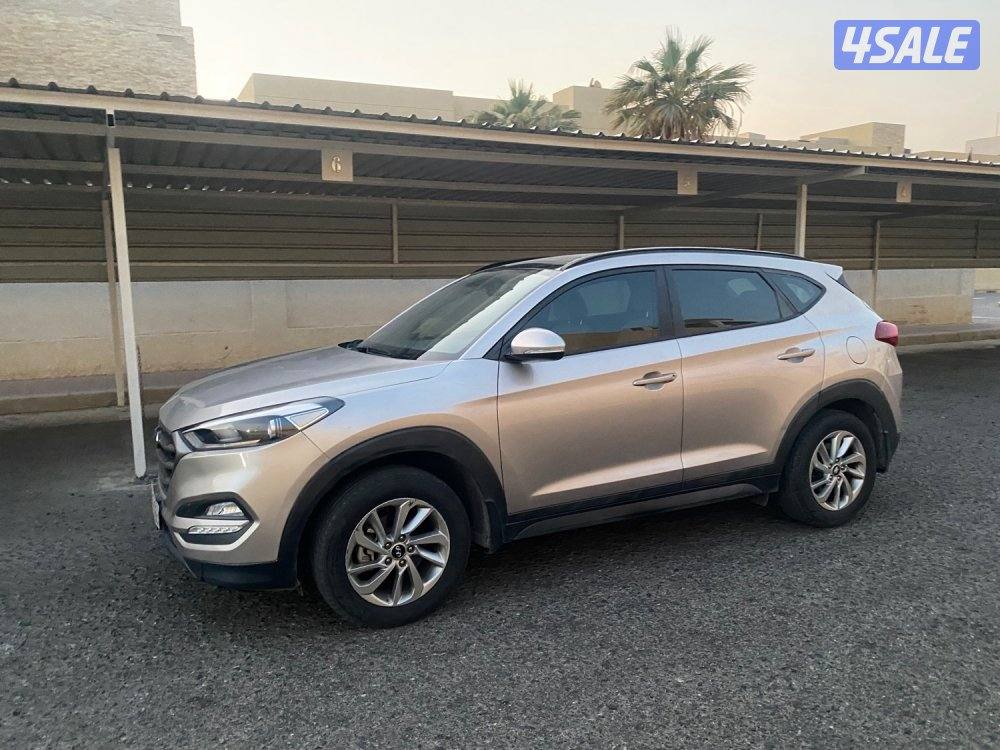 هيونداي توسان 2017 عداد130 الف وارد الوكاله /2000 سي سي0