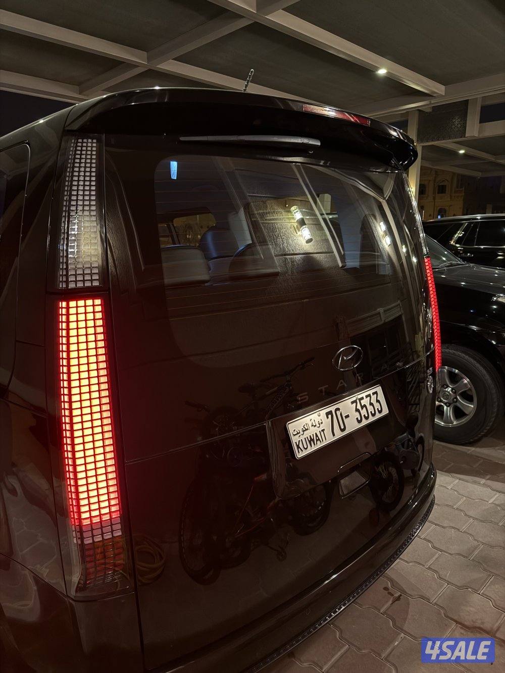 هيونداي ستاريا2022 عداد (١٠)الف فقط14