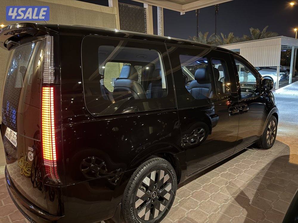 هيونداي ستاريا2022 عداد (١٠)الف فقط15