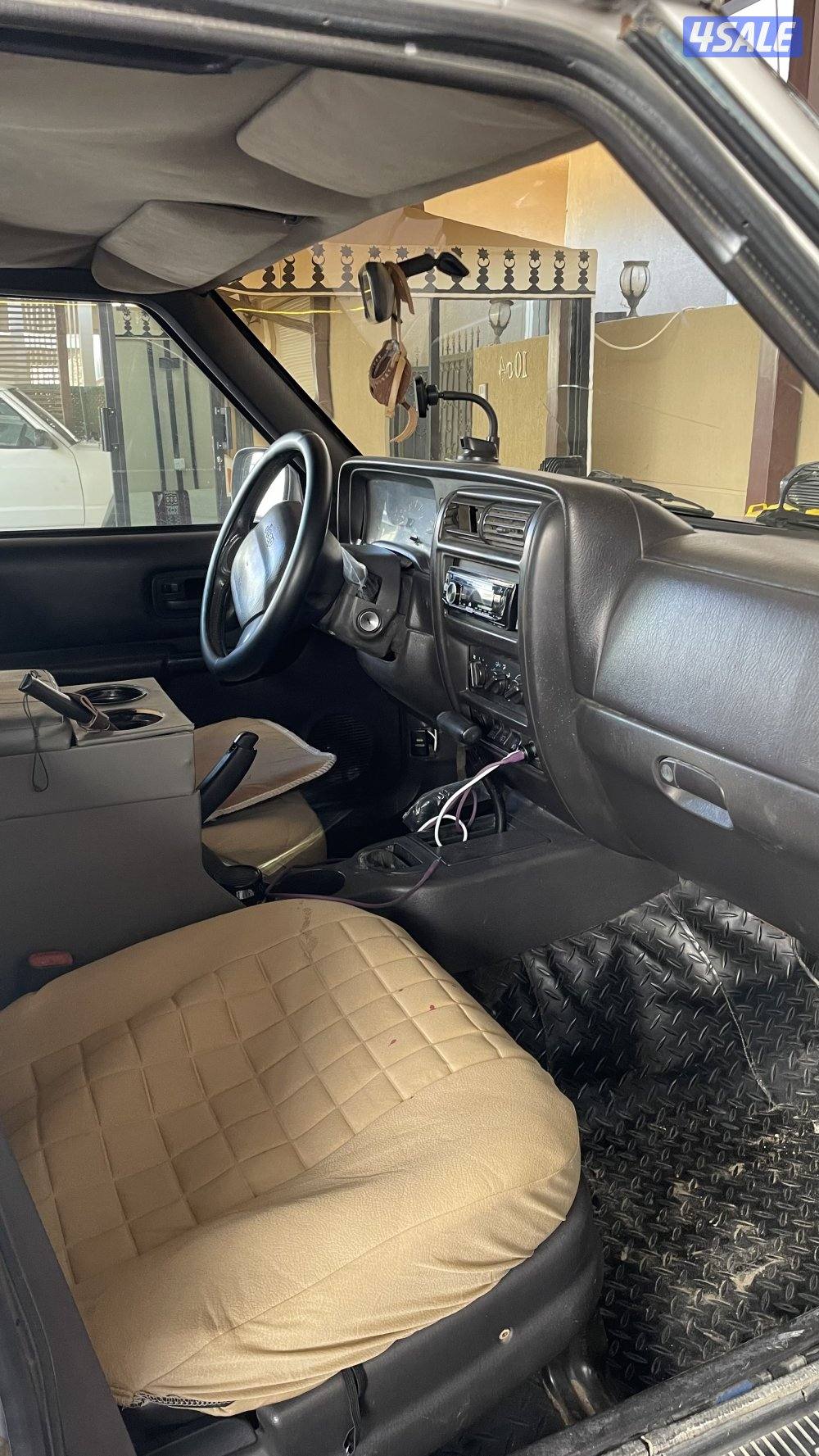 جيب شيروكي جاهز للموسم 20012