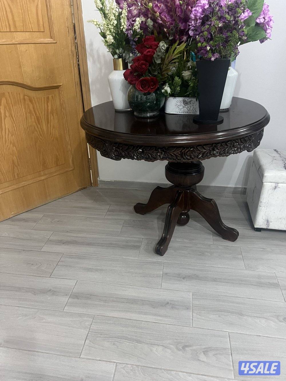 البيع طاوله وبرمه وطاولة وسط1