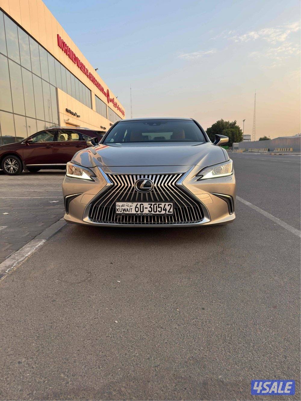 للبيع لكزس ES350  موديل 2021 كلمل المواصفات0