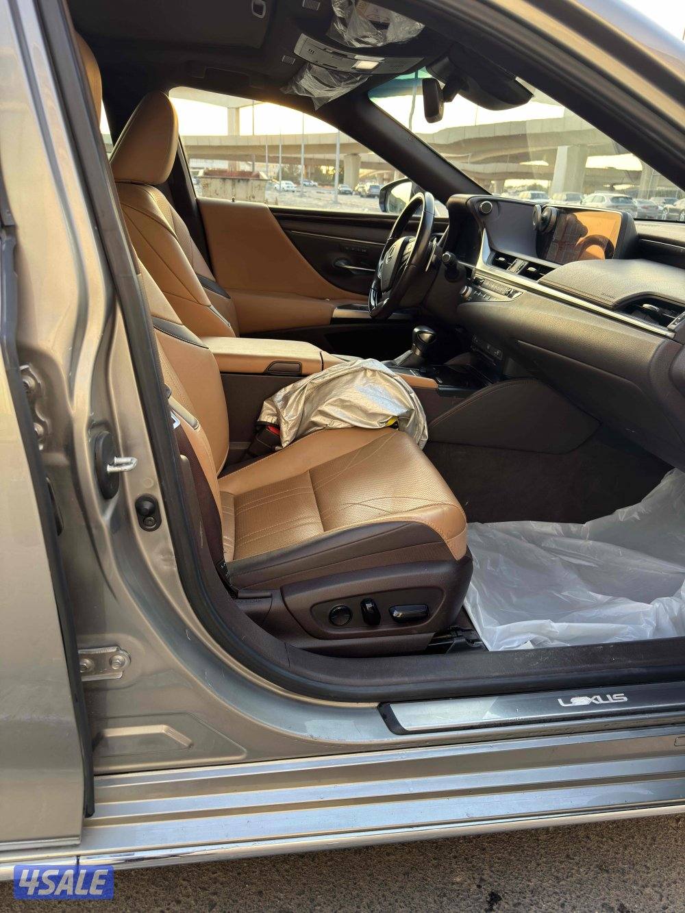 للبيع لكزس ES350  موديل 2021 كلمل المواصفات10