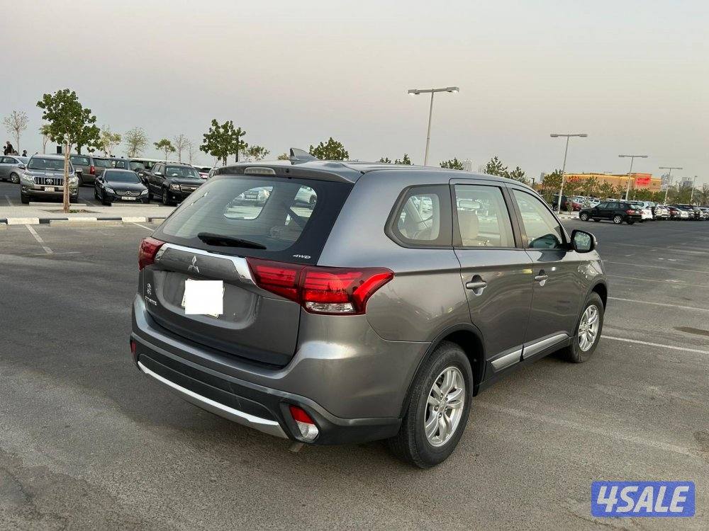 للبيع: ميتسوبيشي أوتلاندر 20175