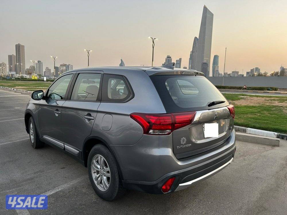 للبيع: ميتسوبيشي أوتلاندر 20176