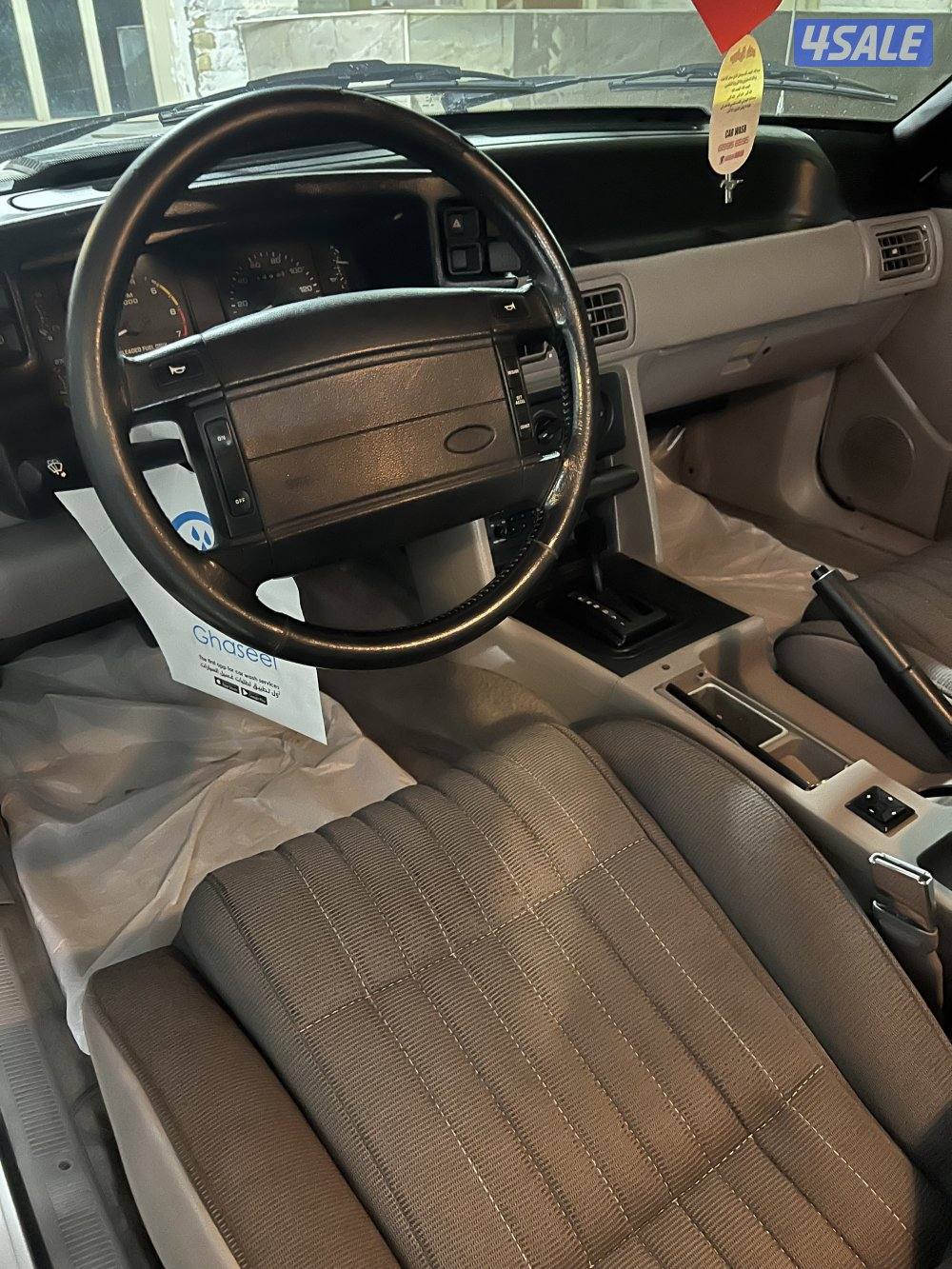 للبيع موستنج GT موديل 92 ابيض من داخل رصاصي وارد امريكا شرط الفحص3