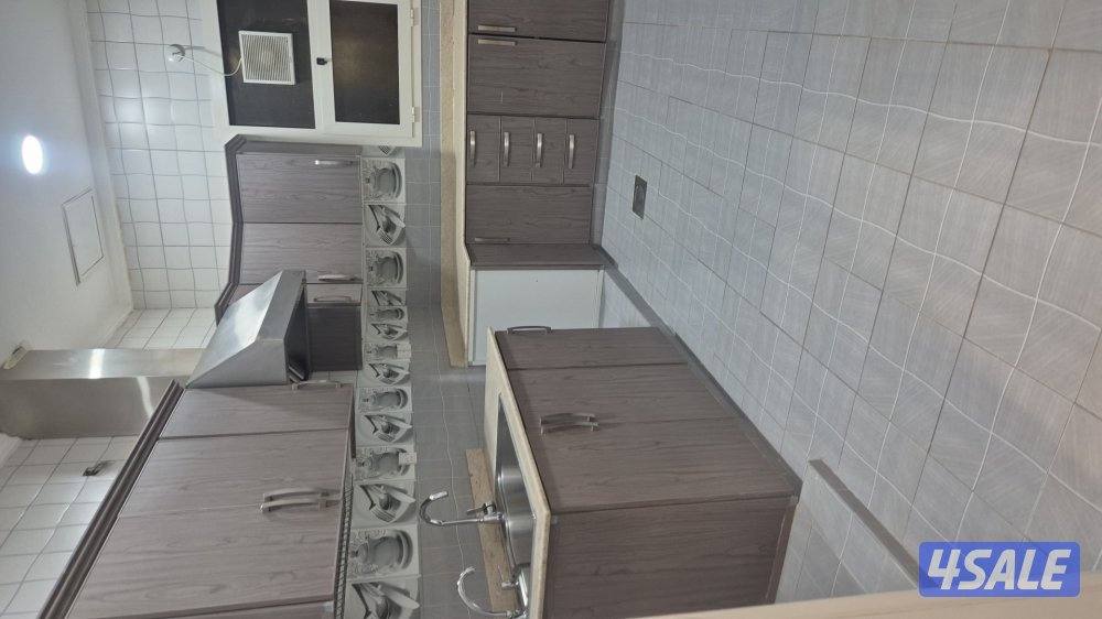 لايجار شقه بالرقه ٣غرف وصاله ومطبخ و٣حمام وغرفه للخادمه مكيف مركزي1