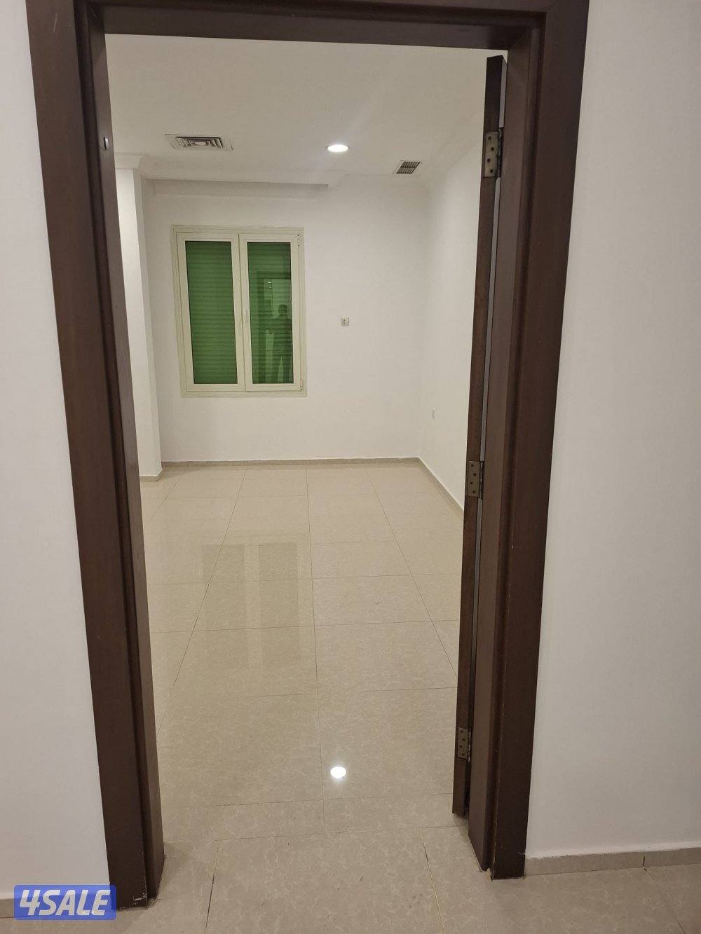 لايجار شقه بالرقه ٣غرف وصاله ومطبخ و٣حمام وغرفه للخادمه مكيف مركزي5