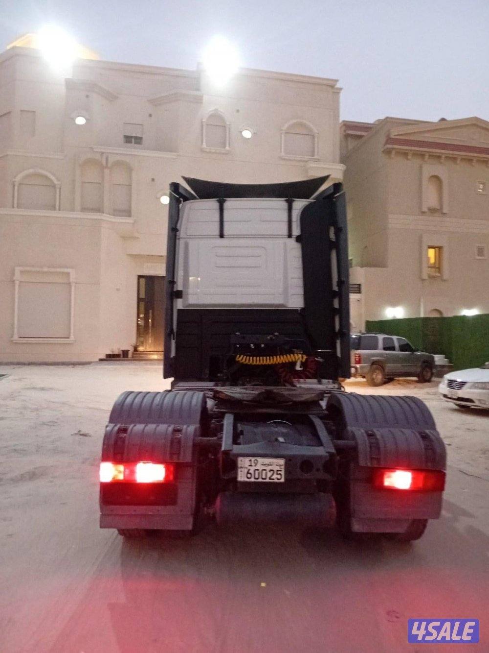 راس مرسيدس اكتروس ميقا سبيس MB3 موديل 2011 وارد ألمانيا 🇩🇪 (بيعه سريعه3